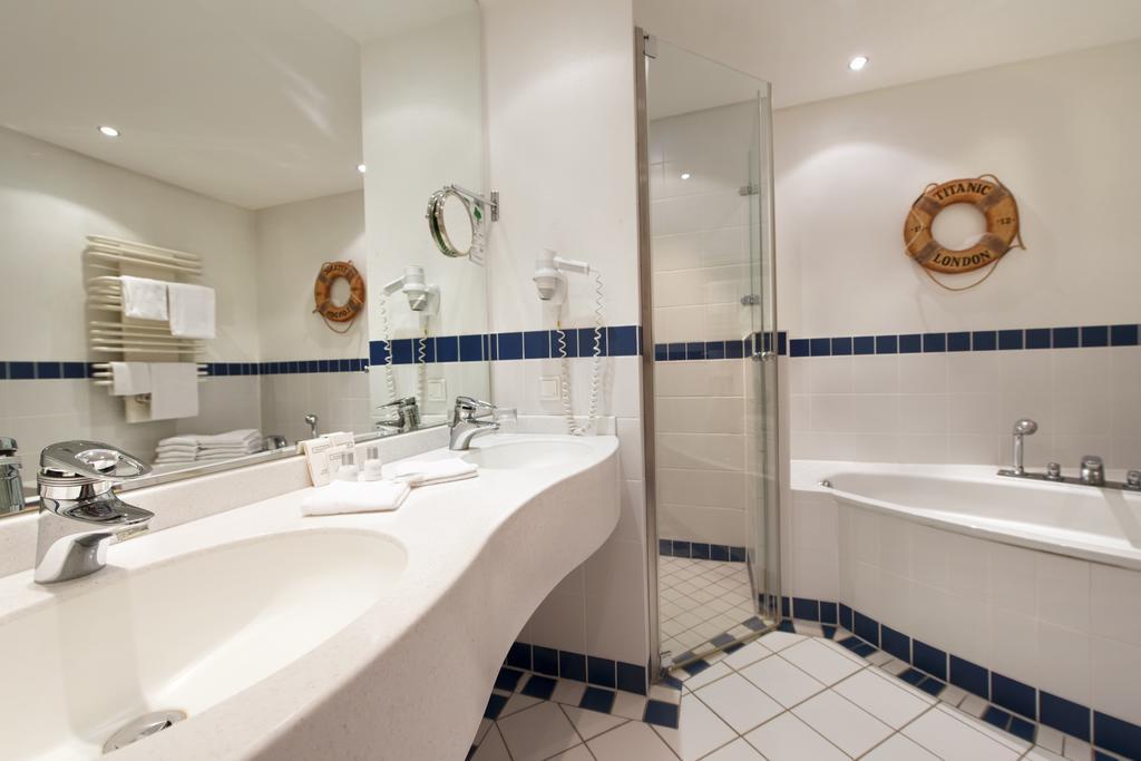 Wyndham Stralsund Hansedom Стая снимка